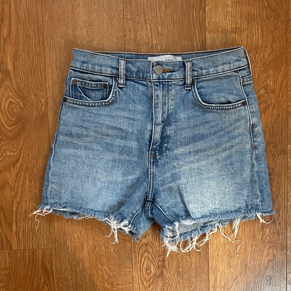 Aritzia Denim Forum Cutoff Light Wash Jean Shorts Size 26